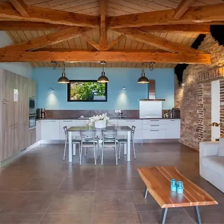 Moderne Avec Piscine Privee A - 95 M²